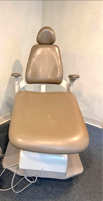 Adec Performer 8000 Chair – Pre-Owned Dental Inc.