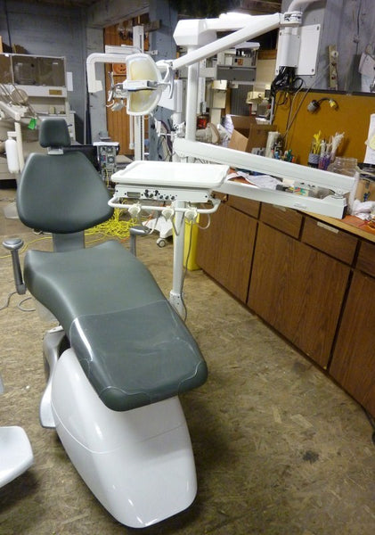 Sting Chair + Adec 4200 unit + LF2 light