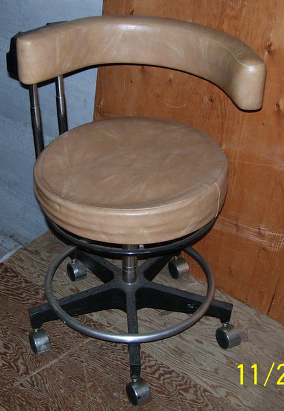 Classic Assistant Stool